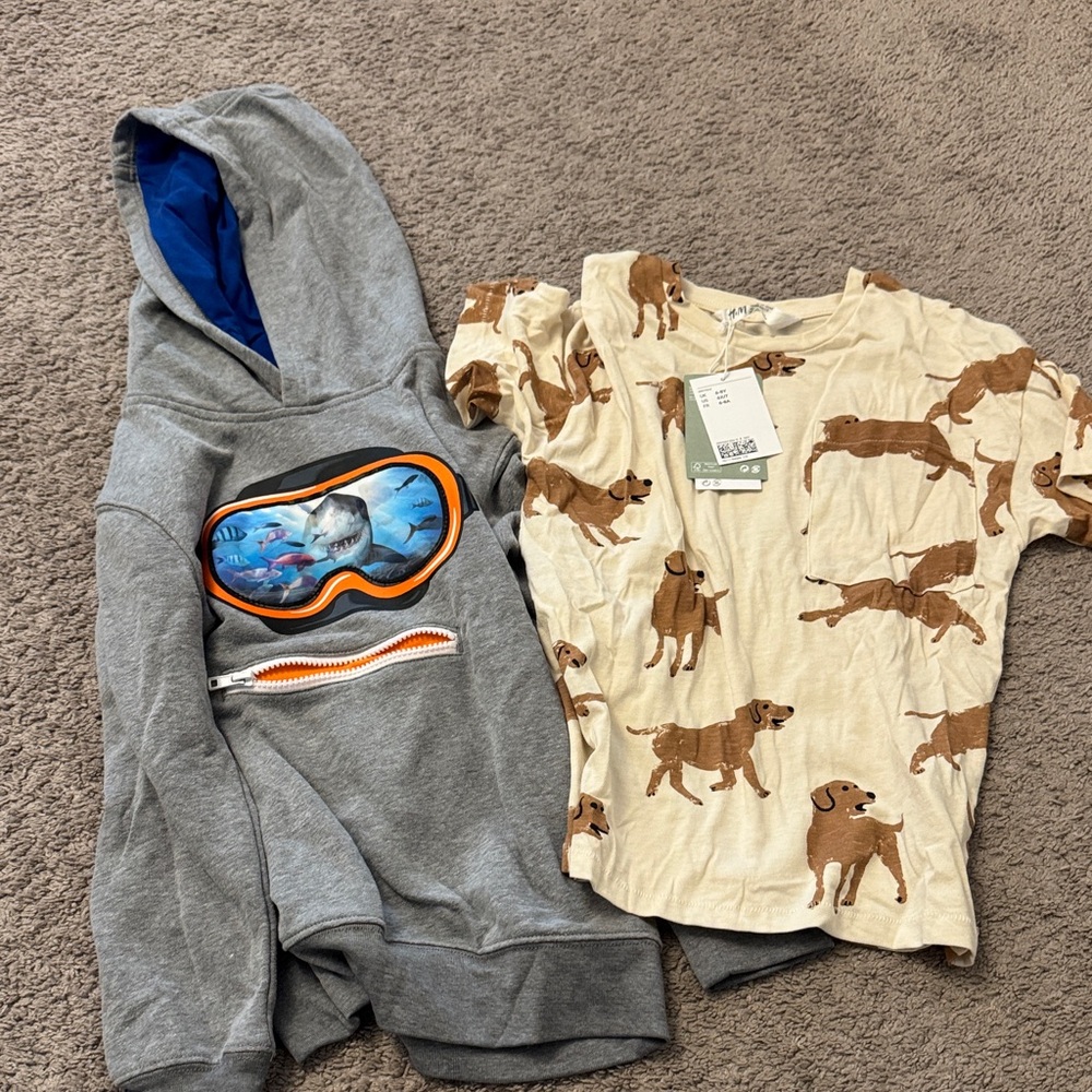 Sweatshirt and Tshirt